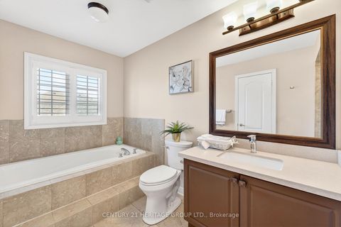 Photo 21 at 2 Adam Ernst Court, Vellore Village, Vaughan