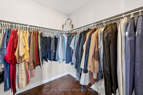 Photo 22 at 2 Adam Ernst Court, Vellore Village, Vaughan