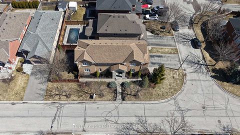 Photo 41 at 2 Adam Ernst Court, Vellore Village, Vaughan