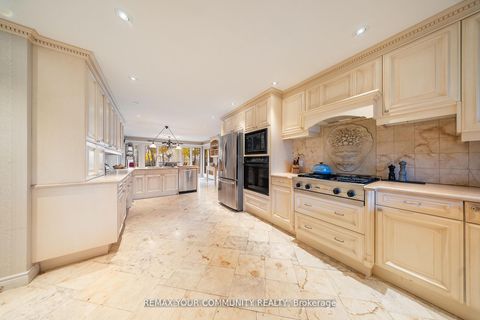 Photo 17 at 154 Old Yonge Street, Windfields, Toronto