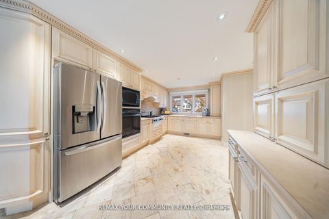 Photo 19 at 154 Old Yonge Street, Windfields, Toronto