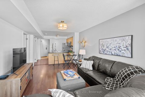 Photo 10 at 803 - 650 Queens Quay W, Waterfront Communities C1, Toronto