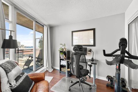 Photo 15 at 803 - 650 Queens Quay W, Waterfront Communities C1, Toronto