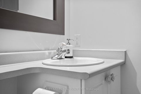 Photo 17 at 803 - 650 Queens Quay W, Waterfront Communities C1, Toronto