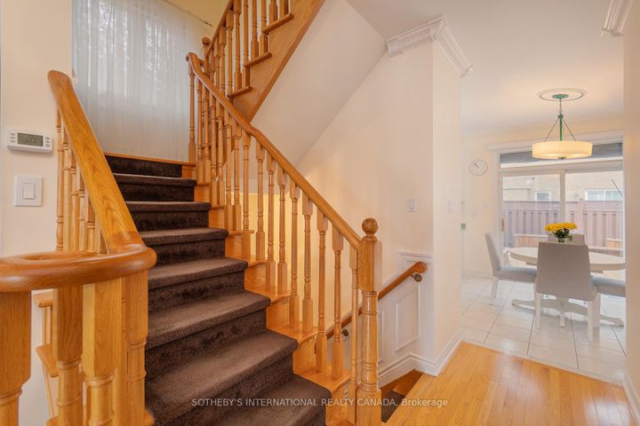 Photo 7 at 30 Bologna Road, Vellore Village, Vaughan