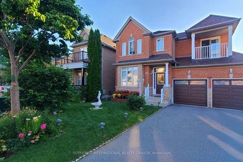 Photo 2 at 30 Bologna Road, Vellore Village, Vaughan