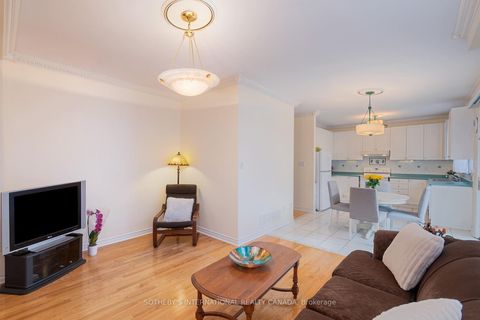 Photo 12 at 30 Bologna Road, Vellore Village, Vaughan