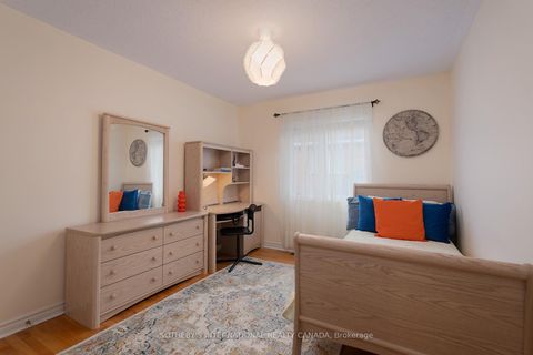 Photo 18 at 30 Bologna Road, Vellore Village, Vaughan