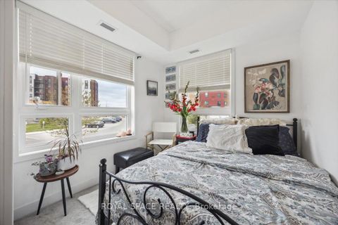 Photo 11 at 101 - 5 Chef Lane, Bayshore, Barrie