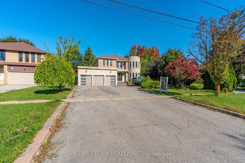 Photo 1 at 382 Elgin Mills Road W, Westbrook, Richmond Hill