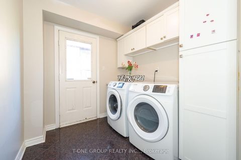 Photo 8 at 382 Elgin Mills Road W, Westbrook, Richmond Hill