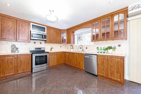 Photo 14 at 382 Elgin Mills Road W, Westbrook, Richmond Hill