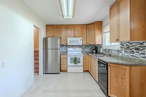 Photo 5 at 223 Phillips Street, Ardagh, Barrie