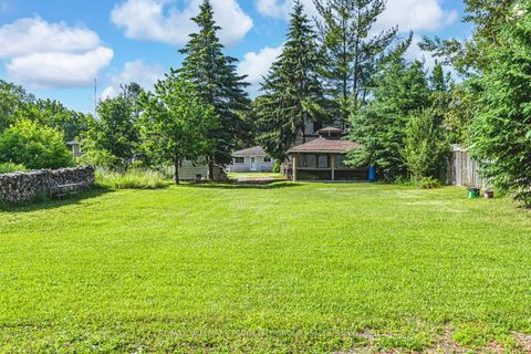 Photo 12 at 223 Phillips Street, Ardagh, Barrie