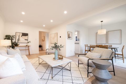 Photo 3 at 85 La Peer Boulevard, L'Amoreaux, Toronto