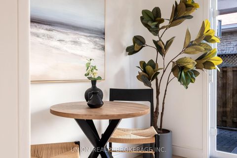 Photo 12 at 85 La Peer Boulevard, L'Amoreaux, Toronto