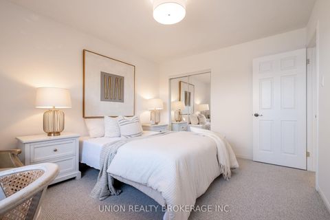 Photo 21 at 85 La Peer Boulevard, L'Amoreaux, Toronto