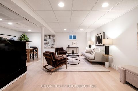 Photo 30 at 85 La Peer Boulevard, L'Amoreaux, Toronto