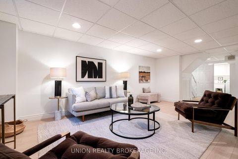 Photo 32 at 85 La Peer Boulevard, L'Amoreaux, Toronto