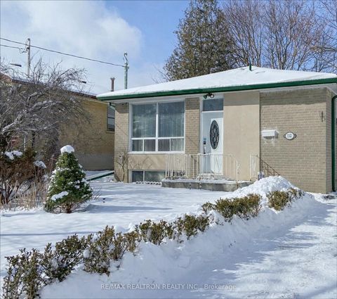 Photo 1 at 132 Porchester Drive, Woburn, Toronto