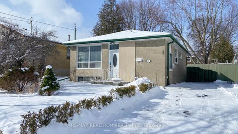 Photo 6 at 132 Porchester Drive, Woburn, Toronto