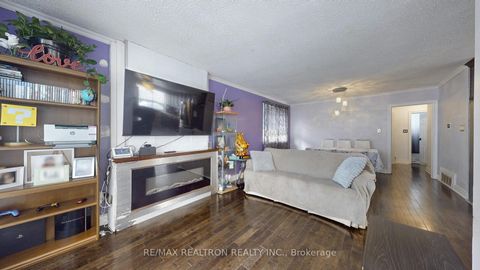 Photo 11 at 132 Porchester Drive, Woburn, Toronto