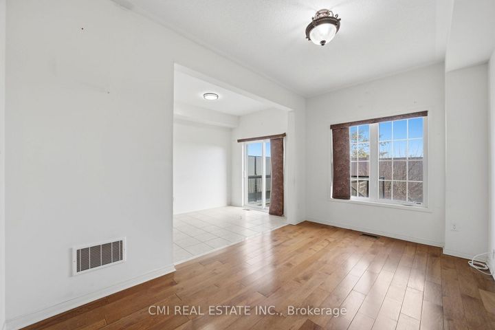 Photo 6 at 14 Gulfbrook Circle, Wellington, Brampton