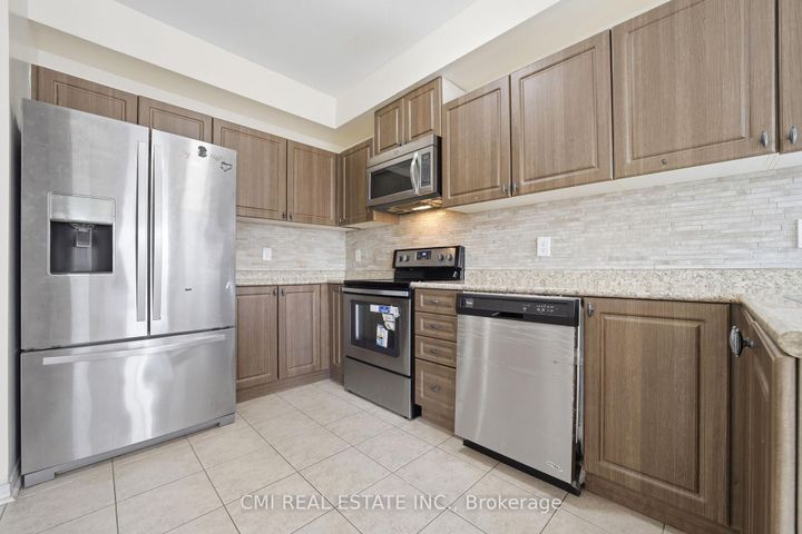 Photo 9 at 14 Gulfbrook Circle, Wellington, Brampton