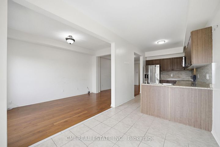 Photo 11 at 14 Gulfbrook Circle, Wellington, Brampton