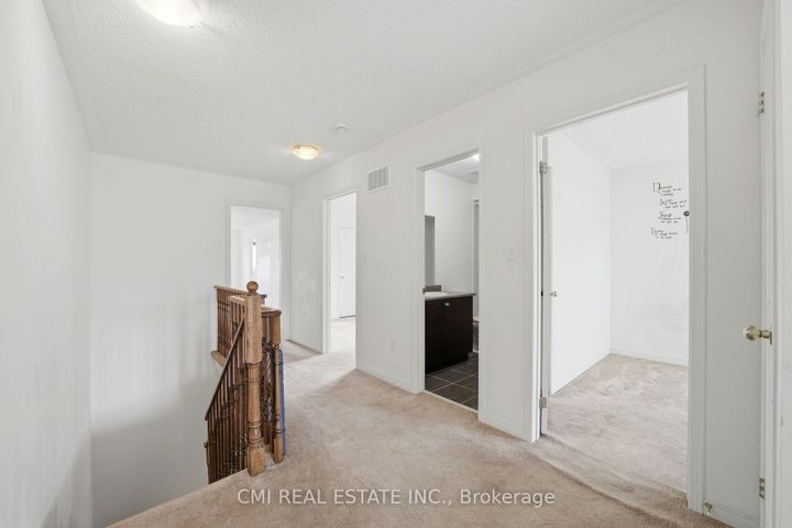 Photo 14 at 14 Gulfbrook Circle, Wellington, Brampton