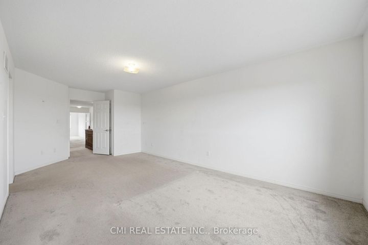 Photo 18 at 14 Gulfbrook Circle, Wellington, Brampton