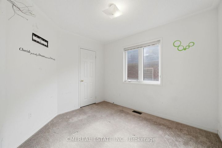 Photo 19 at 14 Gulfbrook Circle, Wellington, Brampton