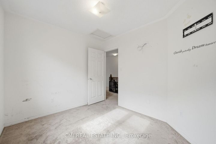 Photo 20 at 14 Gulfbrook Circle, Wellington, Brampton