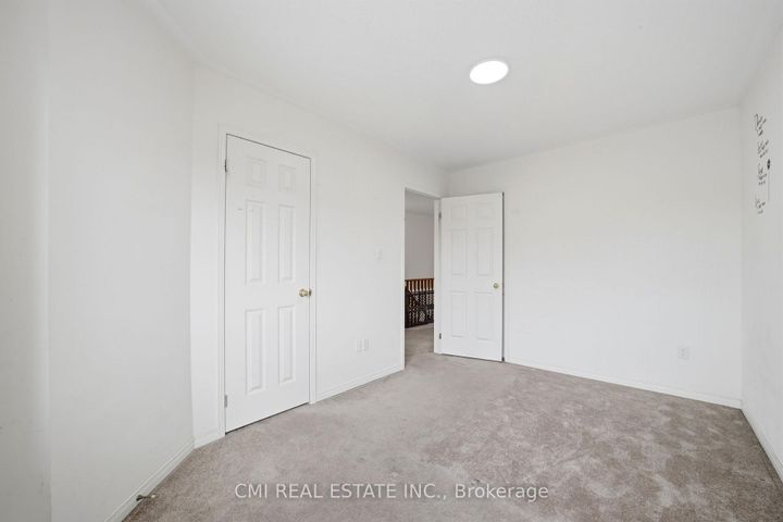 Photo 21 at 14 Gulfbrook Circle, Wellington, Brampton