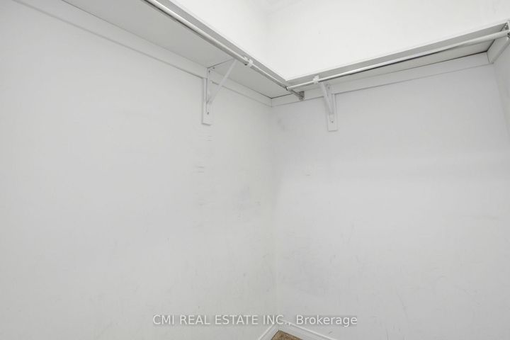 Photo 25 at 14 Gulfbrook Circle, Wellington, Brampton