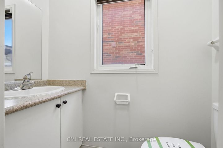 Photo 26 at 14 Gulfbrook Circle, Wellington, Brampton