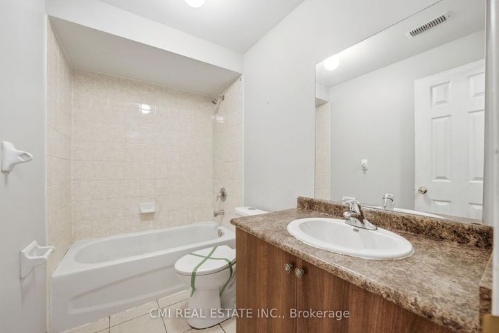 Photo 30 at 14 Gulfbrook Circle, Wellington, Brampton