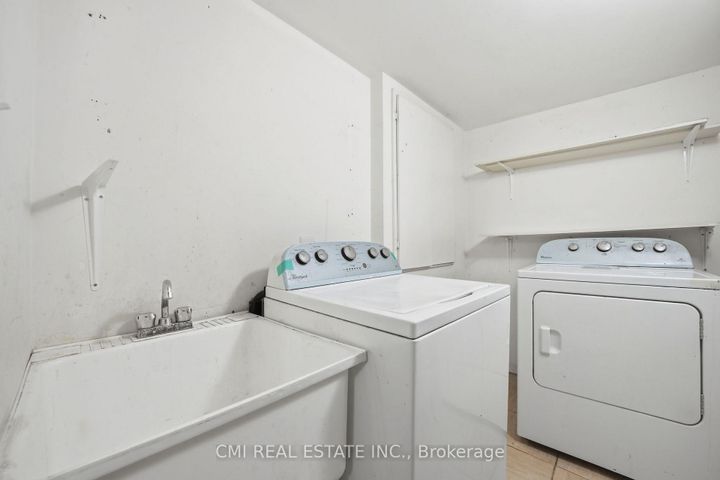 Photo 32 at 14 Gulfbrook Circle, Wellington, Brampton