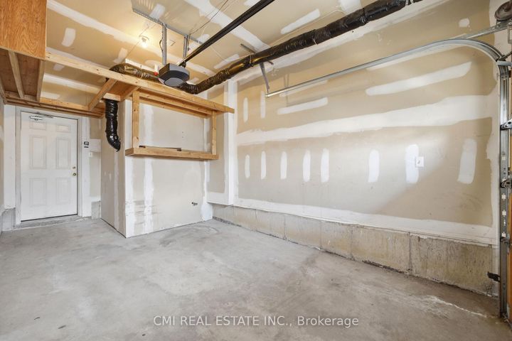 Photo 36 at 14 Gulfbrook Circle, Wellington, Brampton