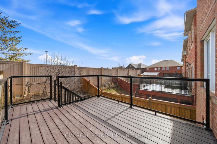 Photo 37 at 14 Gulfbrook Circle, Wellington, Brampton