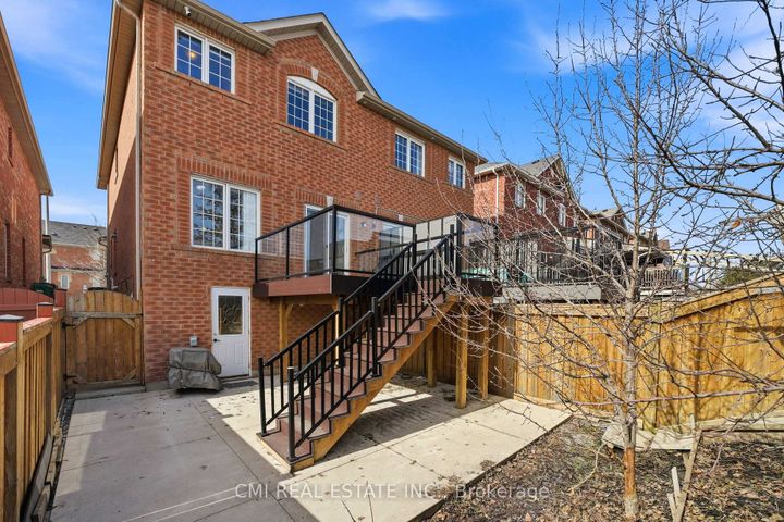 Photo 40 at 14 Gulfbrook Circle, Wellington, Brampton