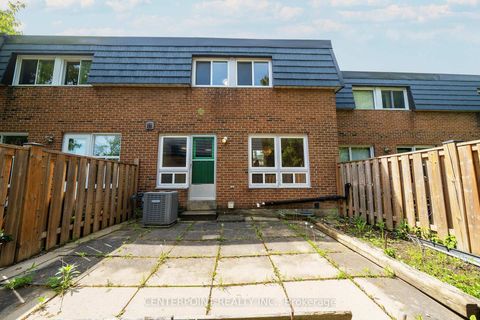 Photo 24 at 42 Sego Royal Way, Hillcrest Village, Toronto