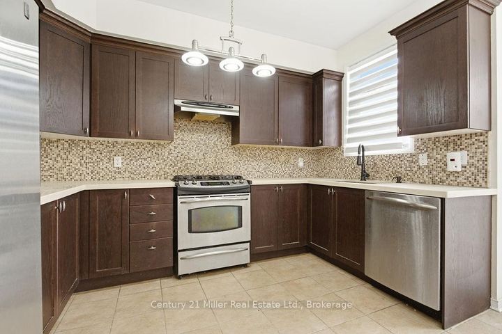 Photo 7 at 4827 Columbus Drive, Alton, Burlington