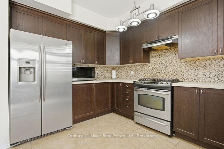 Photo 8 at 4827 Columbus Drive, Alton, Burlington