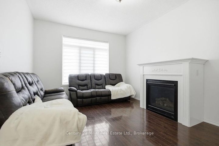 Photo 10 at 4827 Columbus Drive, Alton, Burlington