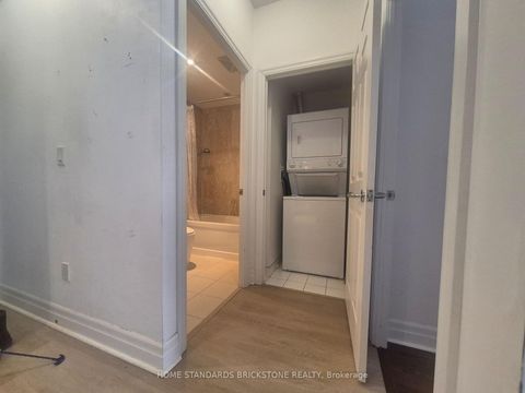 Photo 8 at 1703 - 35 Balmuto Street, Bay Street Corridor, Toronto