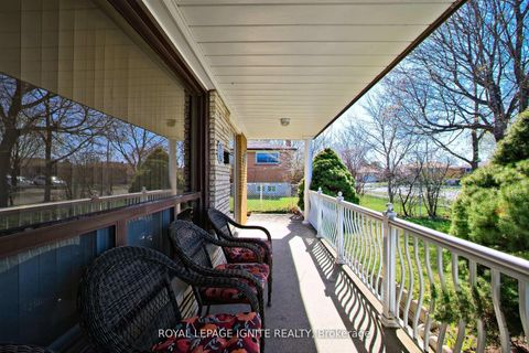 Photo 3 at 3350 Lehigh Crescent W, Malton, Mississauga