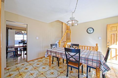 Photo 6 at 3350 Lehigh Crescent W, Malton, Mississauga