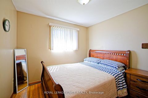 Photo 12 at 3350 Lehigh Crescent W, Malton, Mississauga