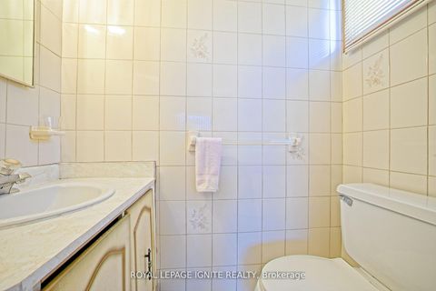 Photo 16 at 3350 Lehigh Crescent W, Malton, Mississauga